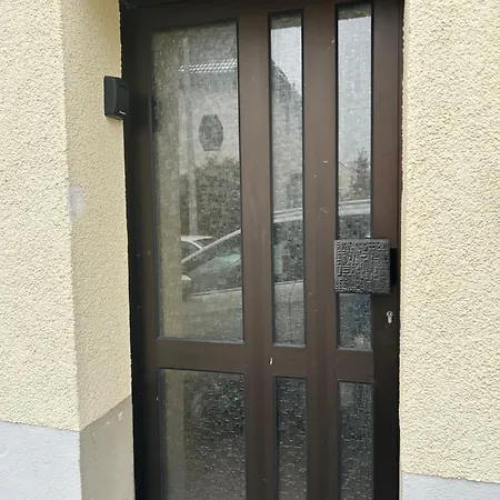 Apartment Vs